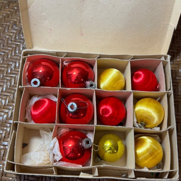 Vintage Christmas Ornaments Red & Gold Glass  Balls And Silk Wraped - Picture 2 of 8